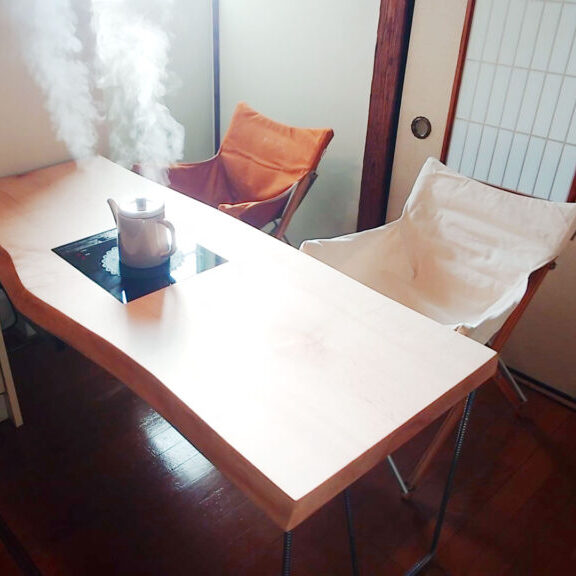 省スペースで使い勝手の良いダイニングテーブル