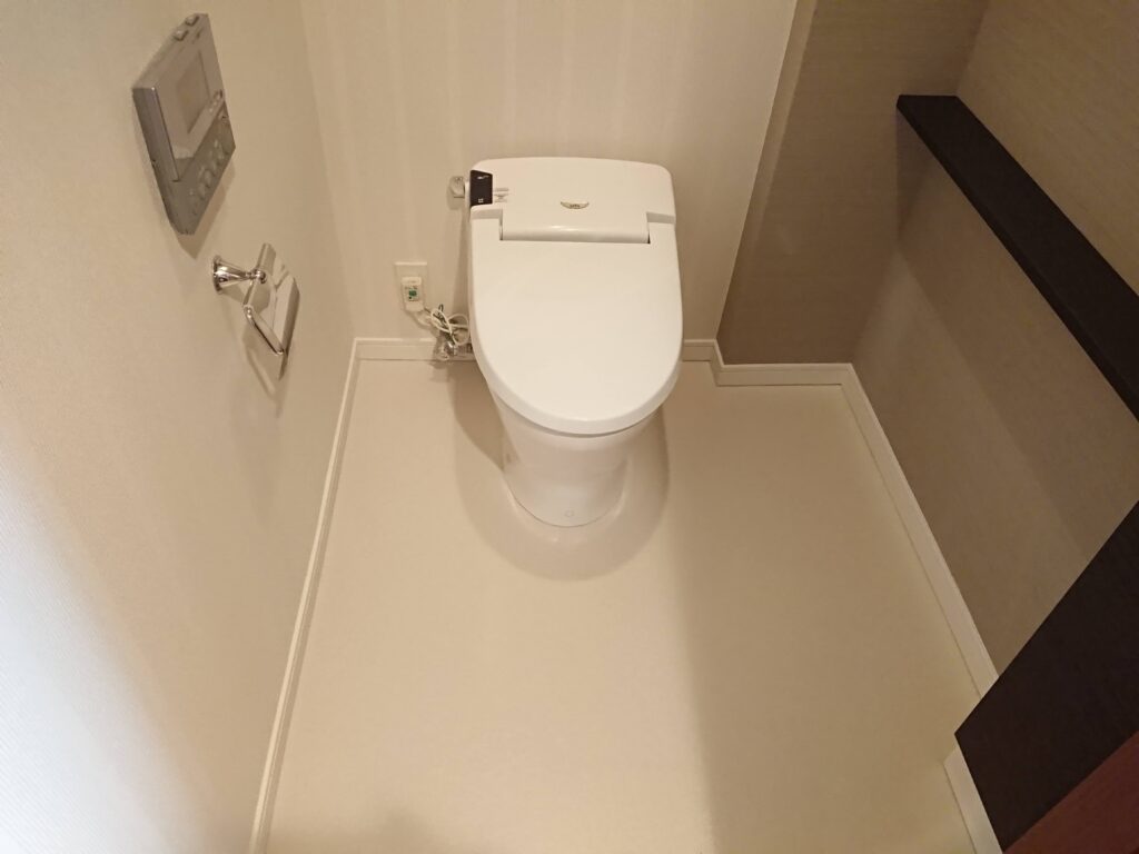 トイレ・洗面所の床クリーニング